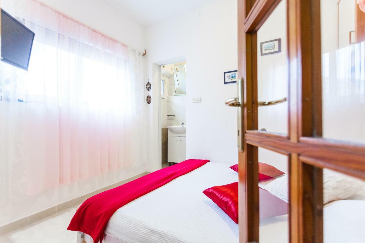 Guest House Mara Vela Luka Eksteriør billede